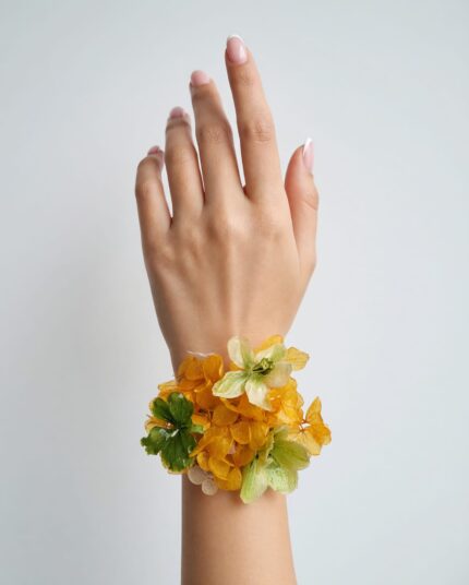 Brățară florală Sunshine – bijuterie din flori naturale în rășină